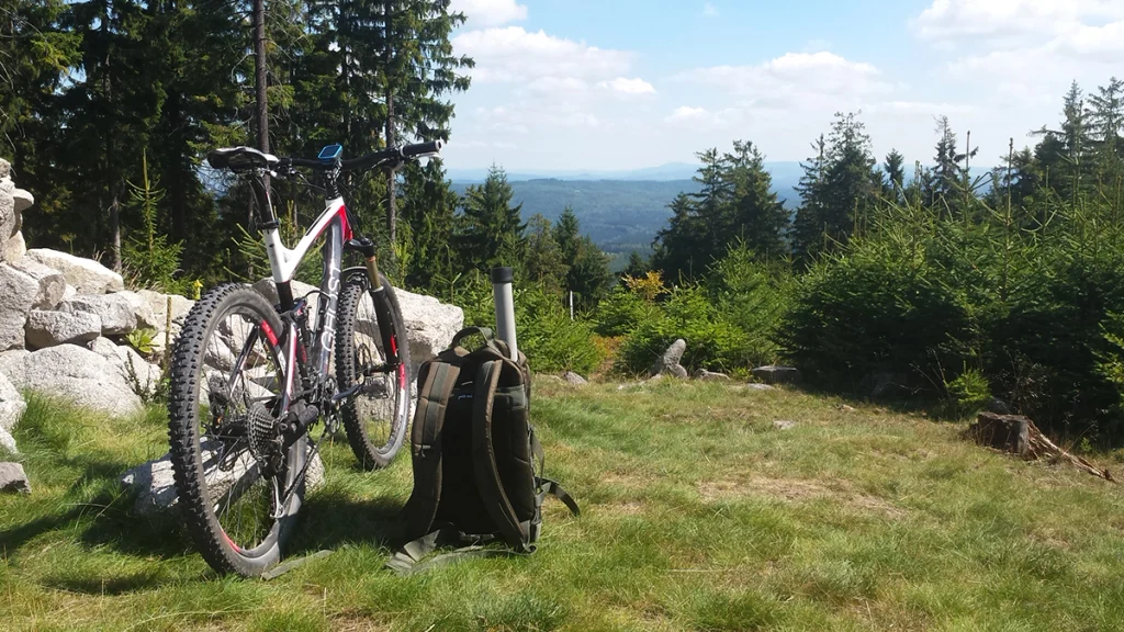 Mein damaliges Ghost Mountain Bike bei einer SOTA Aktivierung in CZ.