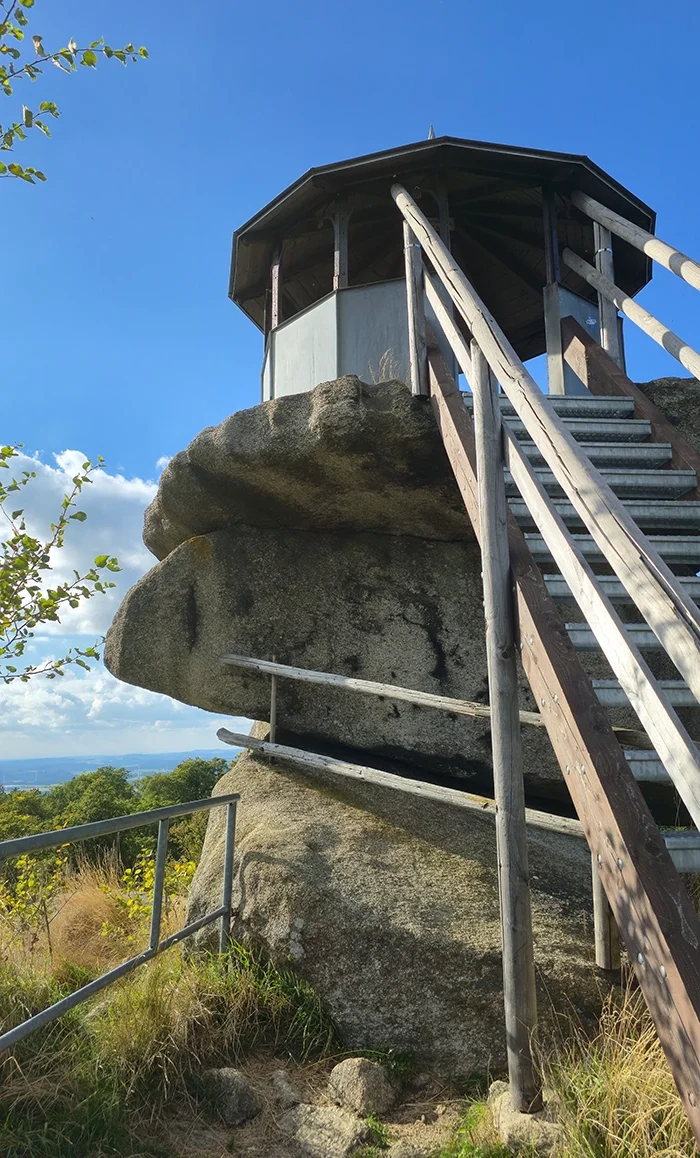 Schüssel Pavillon Waldstein Blauer Himmel