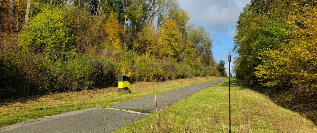 Muschelkalkhänge nördlich von Bayreuth. JPC12 Antenne rechts im Bild. Herbstliches Bild
